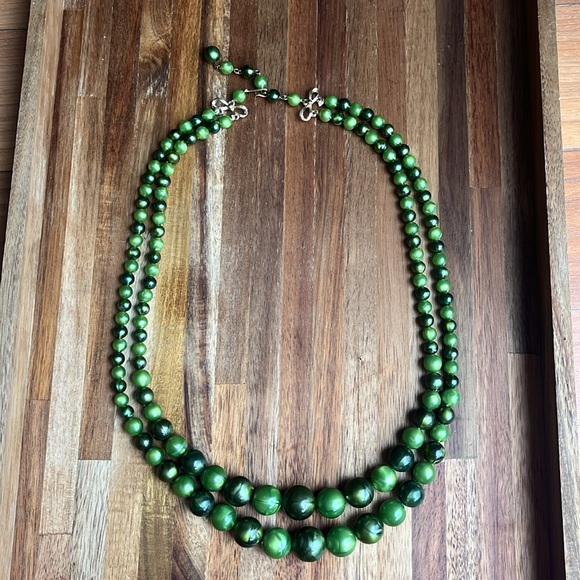Vintage CORO 2 strand marbled green graduated bead necklace - Picture 7 of 7